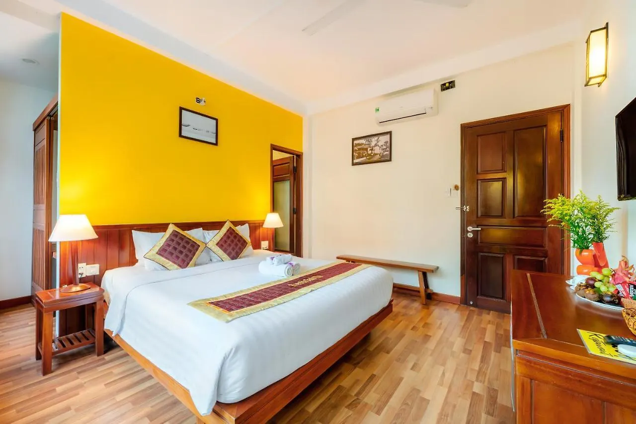Hotel Riverside Oasis Hoi An Ancient Villa